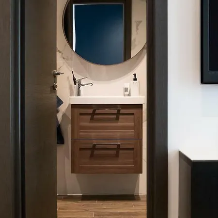 Apartment Luxurious In Heart Of *