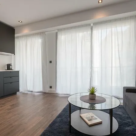 Luxurious In Heart Of Apartment